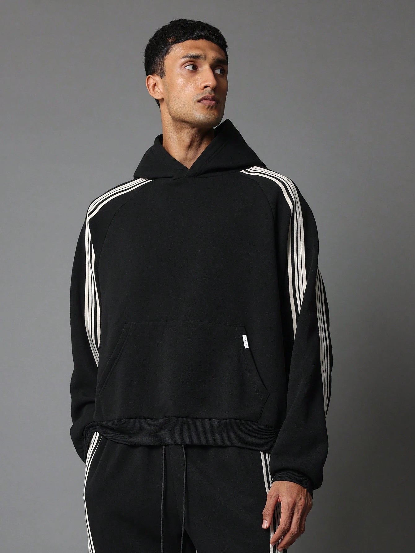 Conjunto SMWN Oversized Overhead Black Linhes