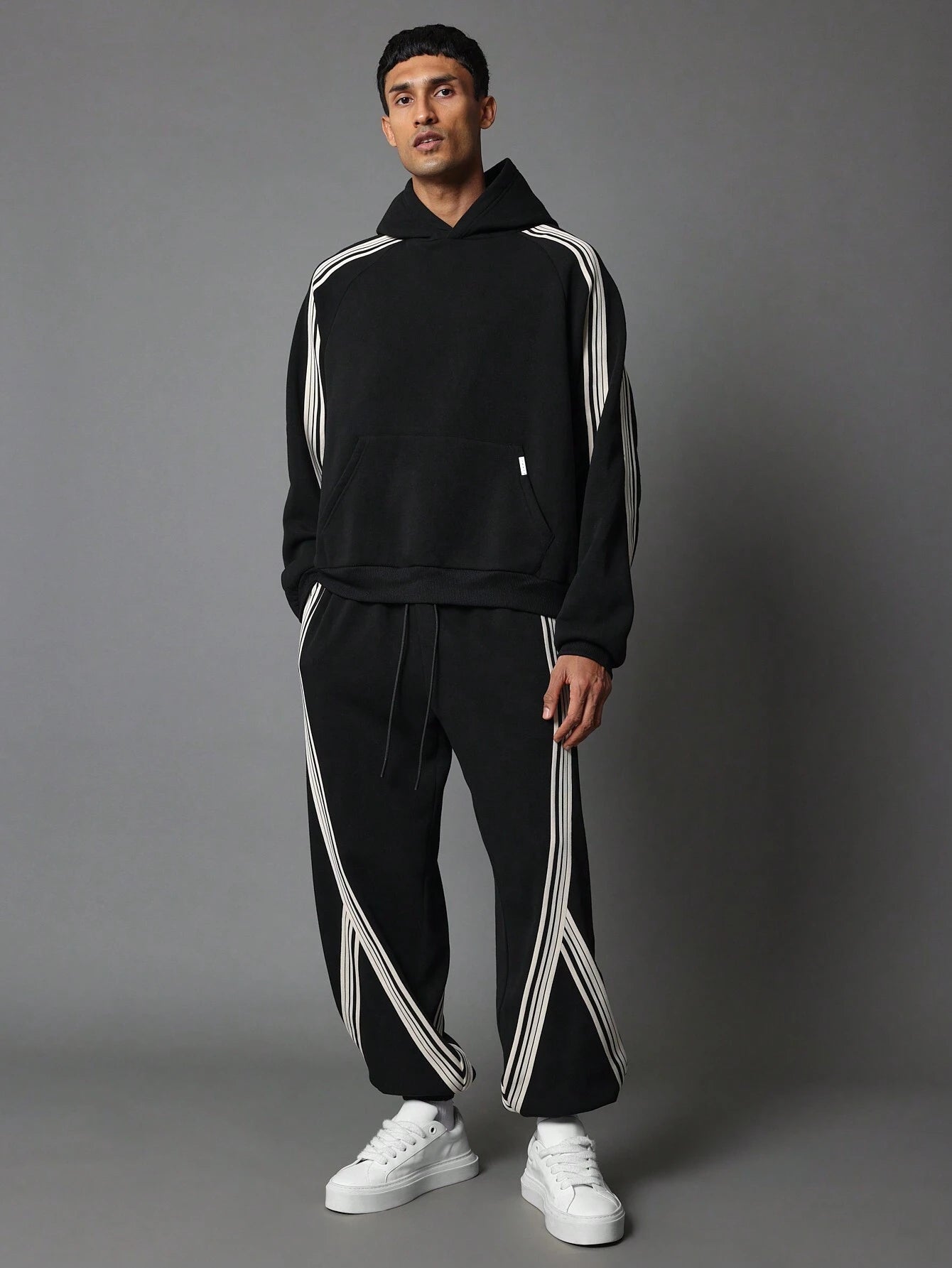 Conjunto SMWN Oversized Overhead Black Linhes