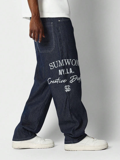 Calça Denim reta com bordado